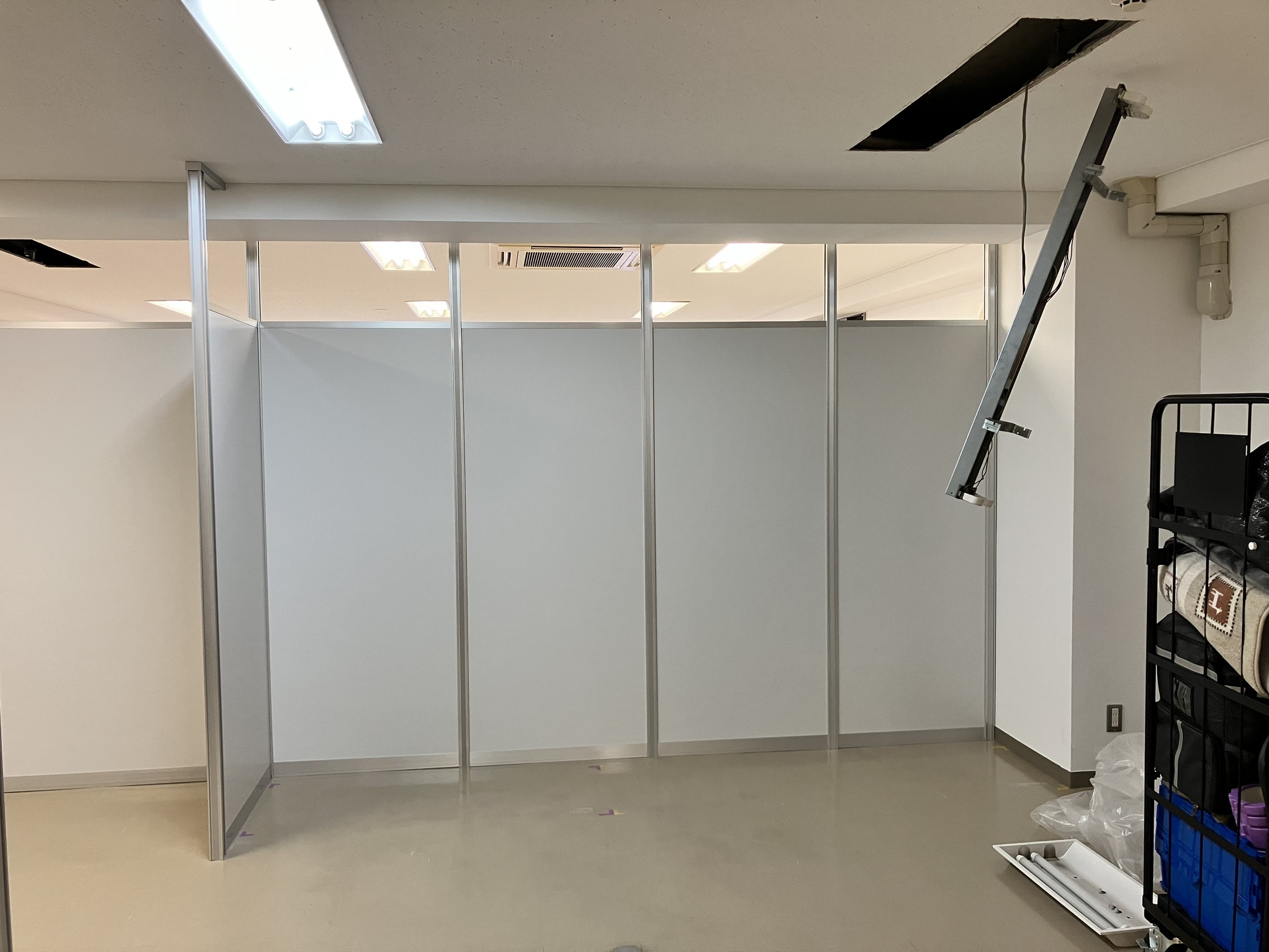 整骨院　業務用パーティション　14枚ドア1枚　(引き取りのみ) 整骨院 業務用パーティション 14枚ドア1枚 (引き取りのみ) 整骨